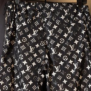 Louis Vuitton Stencil-effect Monogram Jogging Pants White. Size 36